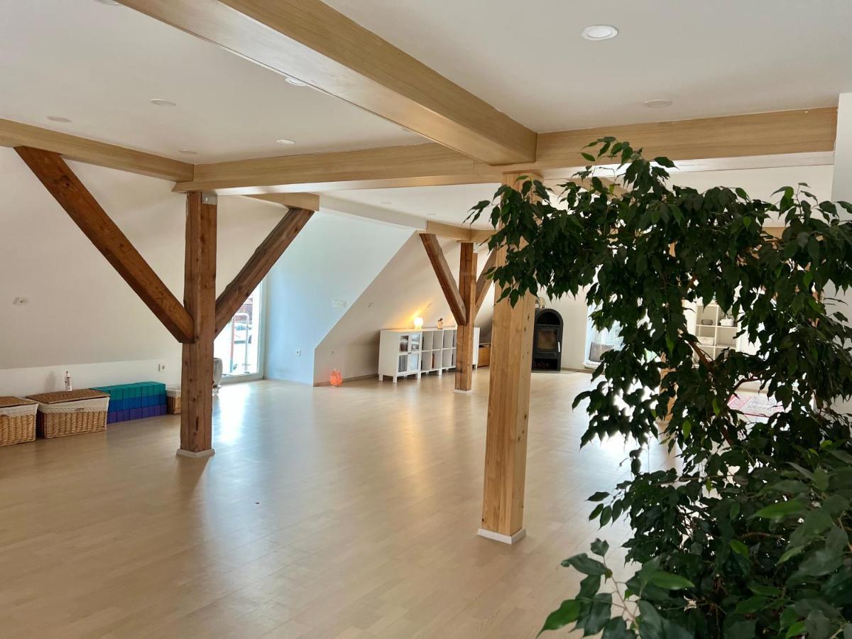 Om Yoga Center Apartamento Slovenska Bistrica Exterior foto